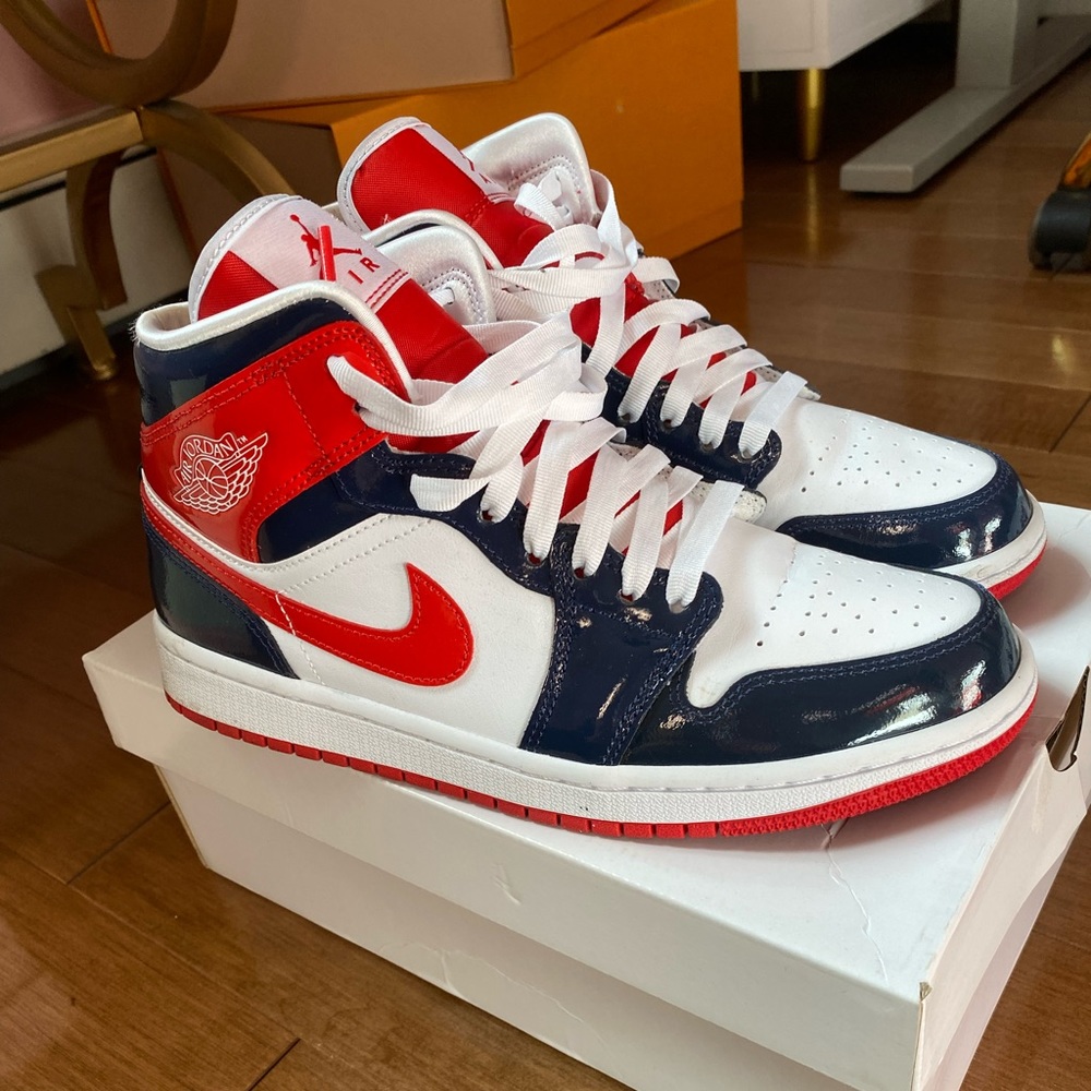 Air Jordan 1 Mid
